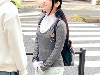 【素人ナンパ】上京してきた女子大生がスマタ体験！うぶマンコは濡れまくってそのままナマ挿入！